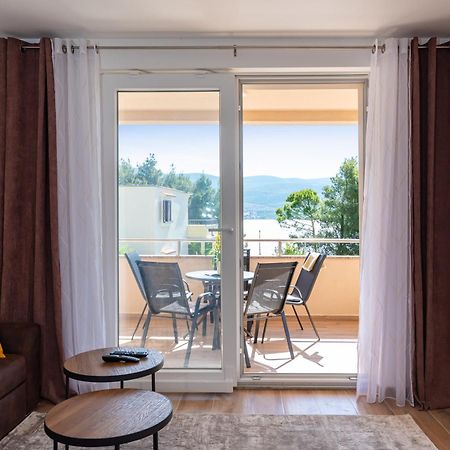 Apartmani Lelu Pridraga Exterior photo