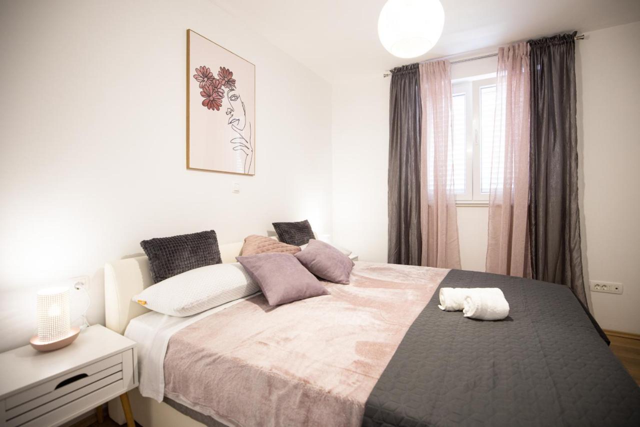 Apartmani Lelu Pridraga Exterior photo