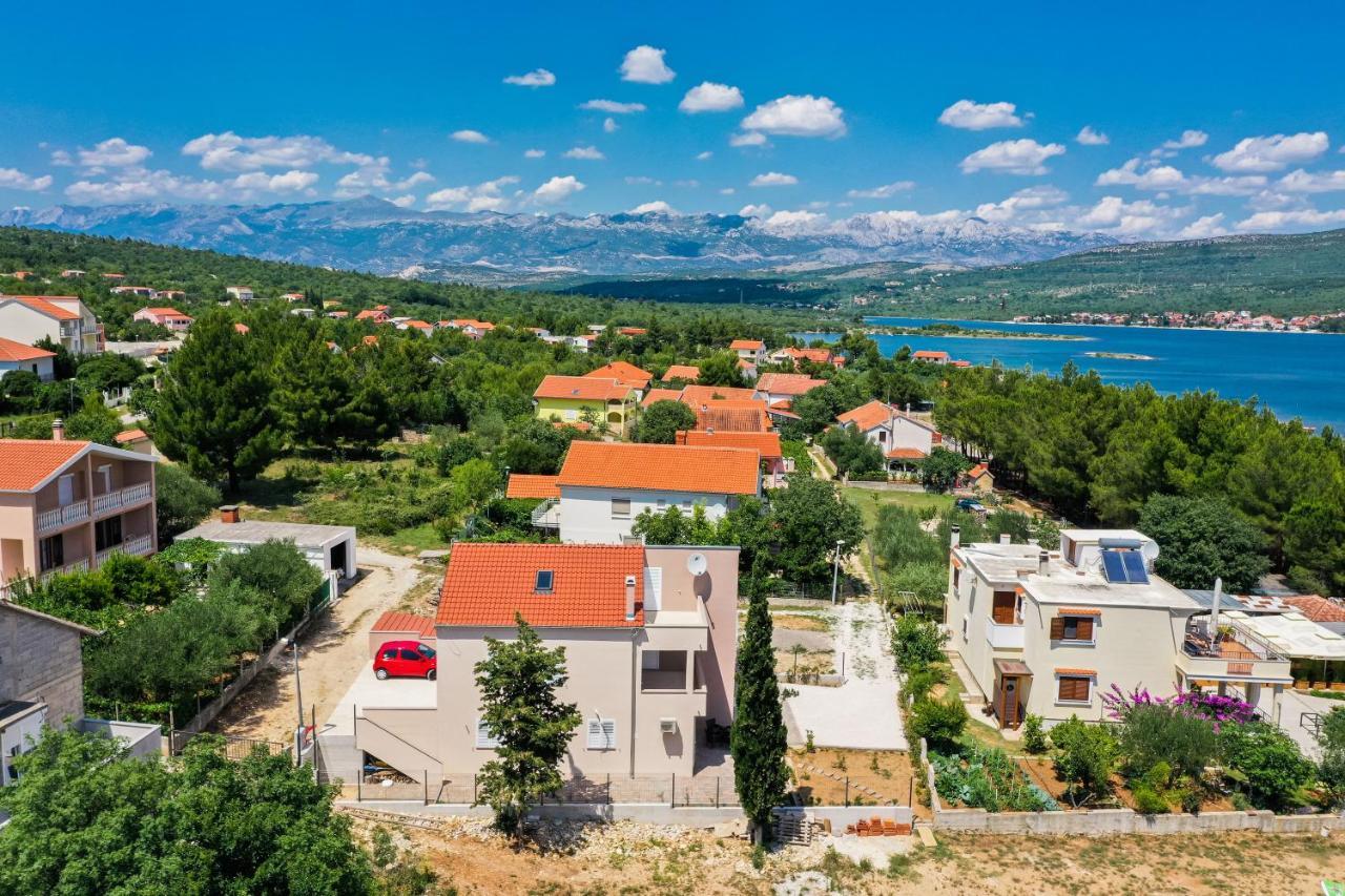 Apartmani Lelu Pridraga Exterior photo
