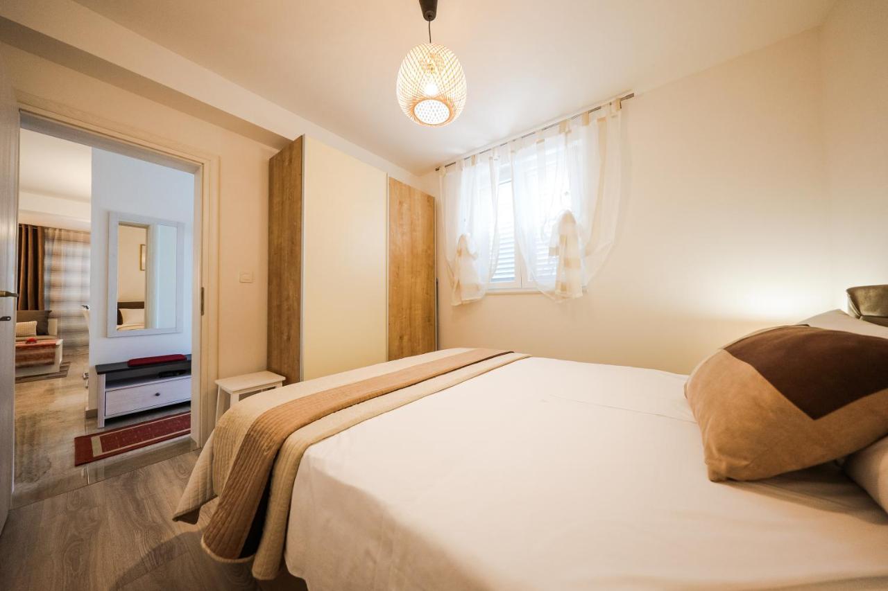 Apartmani Lelu Pridraga Exterior photo