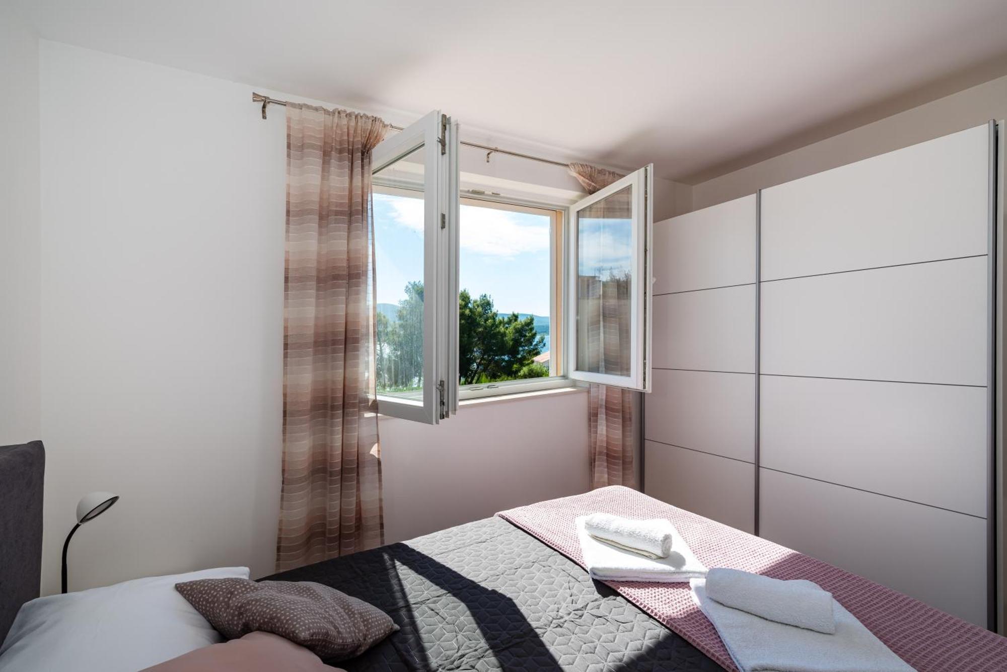 Apartmani Lelu Pridraga Exterior photo